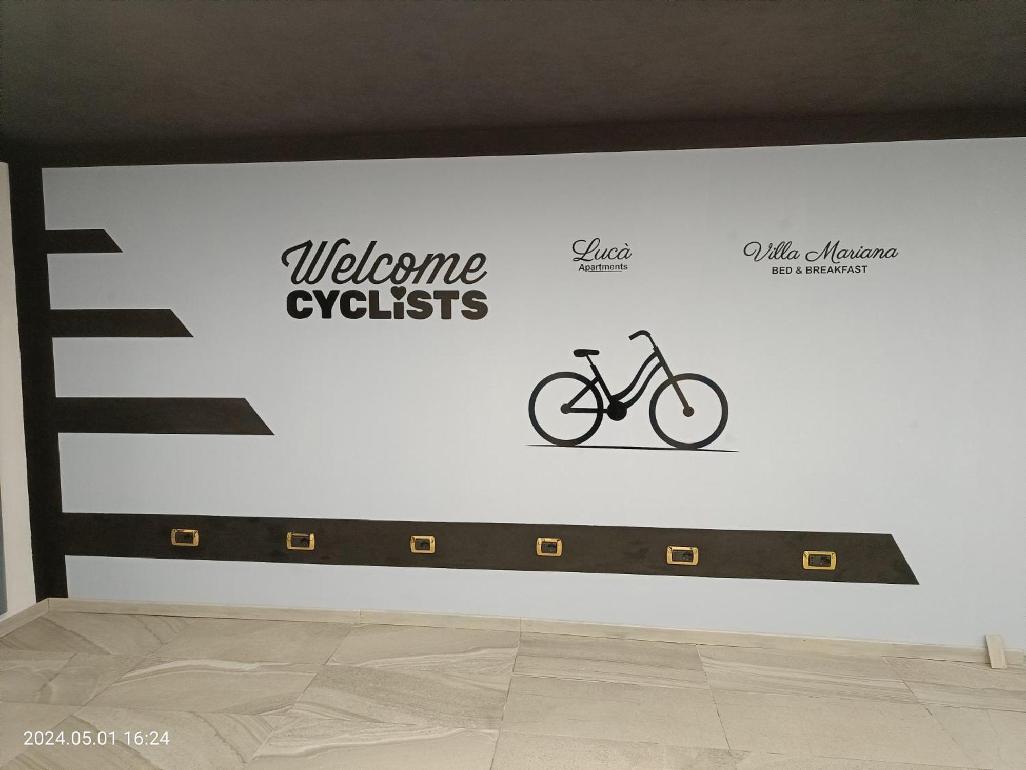 Villa Mariana Bed And Breakfast Saluzzo Bagian luar foto